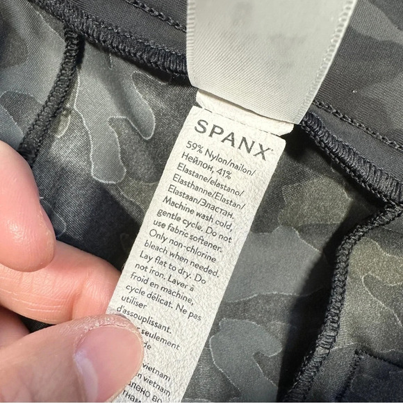 Spanx Sunshine Shorts Pull On 4" UPF 50+ Quick Dry in Camouflage Size M - Picture 9 of 14